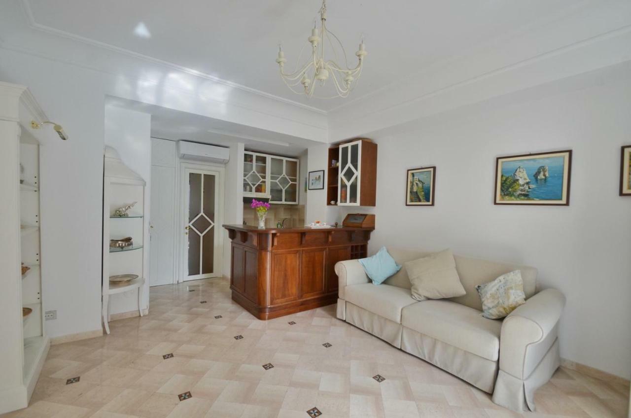 Апартаменты Casa Gadeamus Via Le Botteghe 12 Капри Экстерьер фото