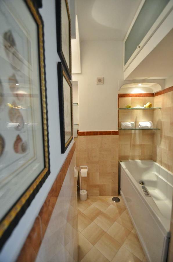 Апартаменты Casa Gadeamus Via Le Botteghe 12 Капри Экстерьер фото